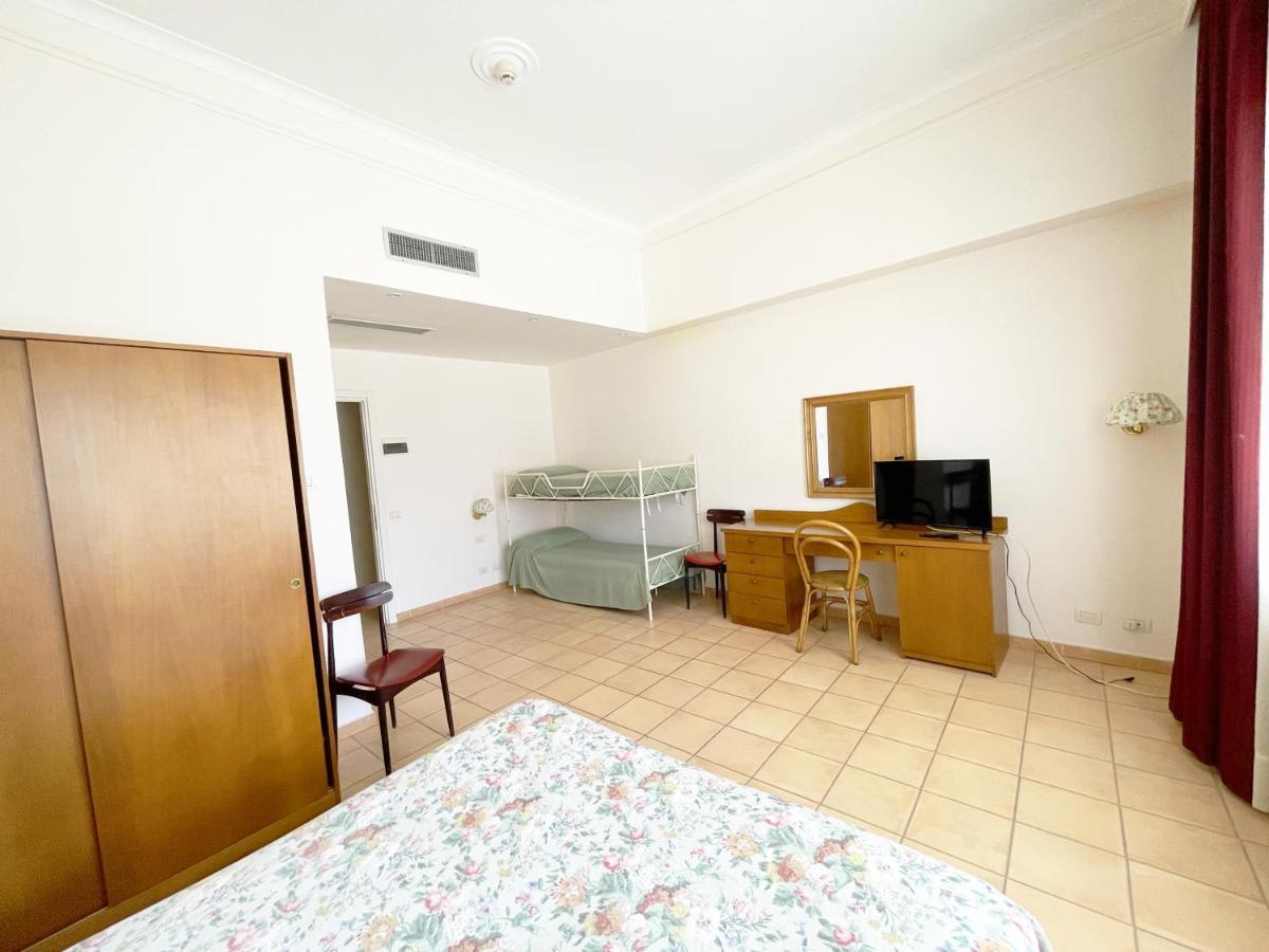 Hotel Reginella Сант-Агата-суй-Дуе-Гольфі Екстер'єр фото