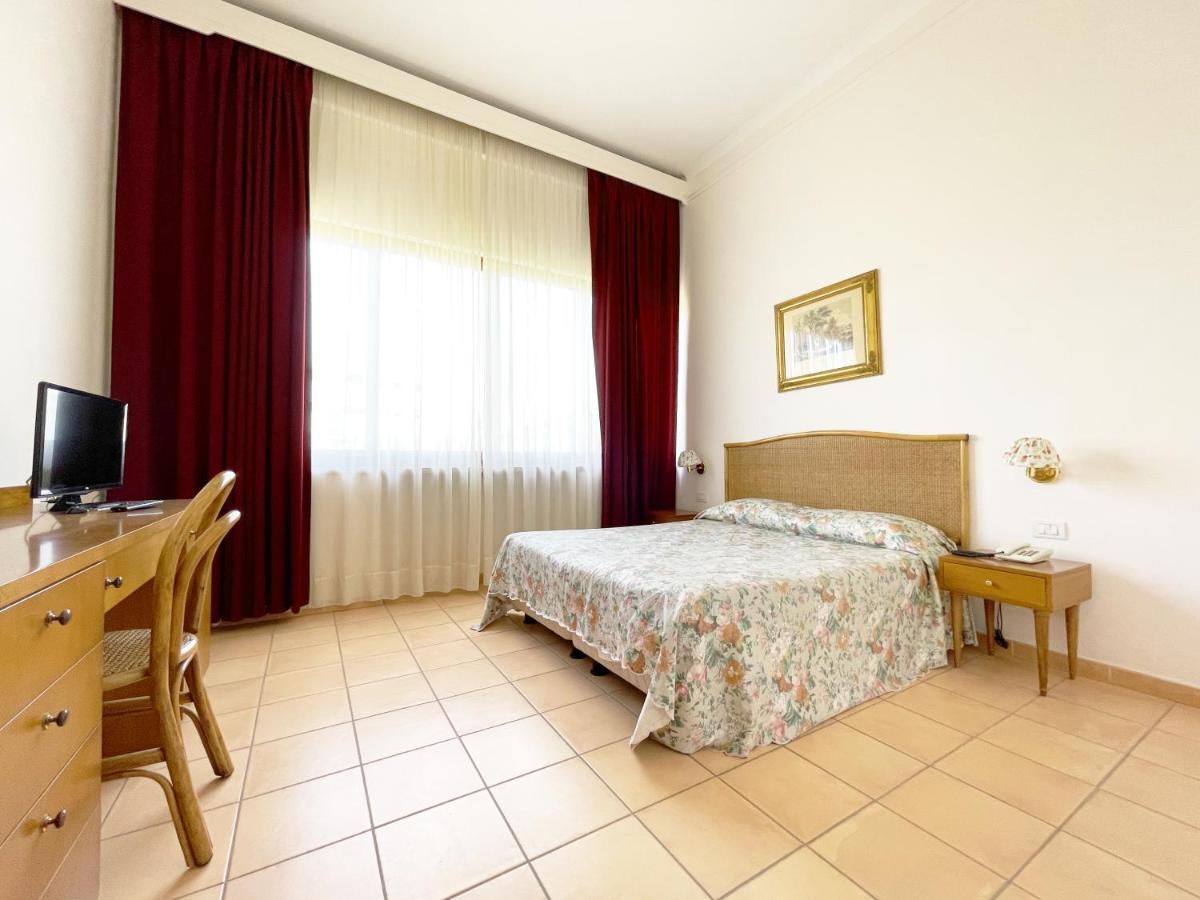 Hotel Reginella Сант-Агата-суй-Дуе-Гольфі Екстер'єр фото