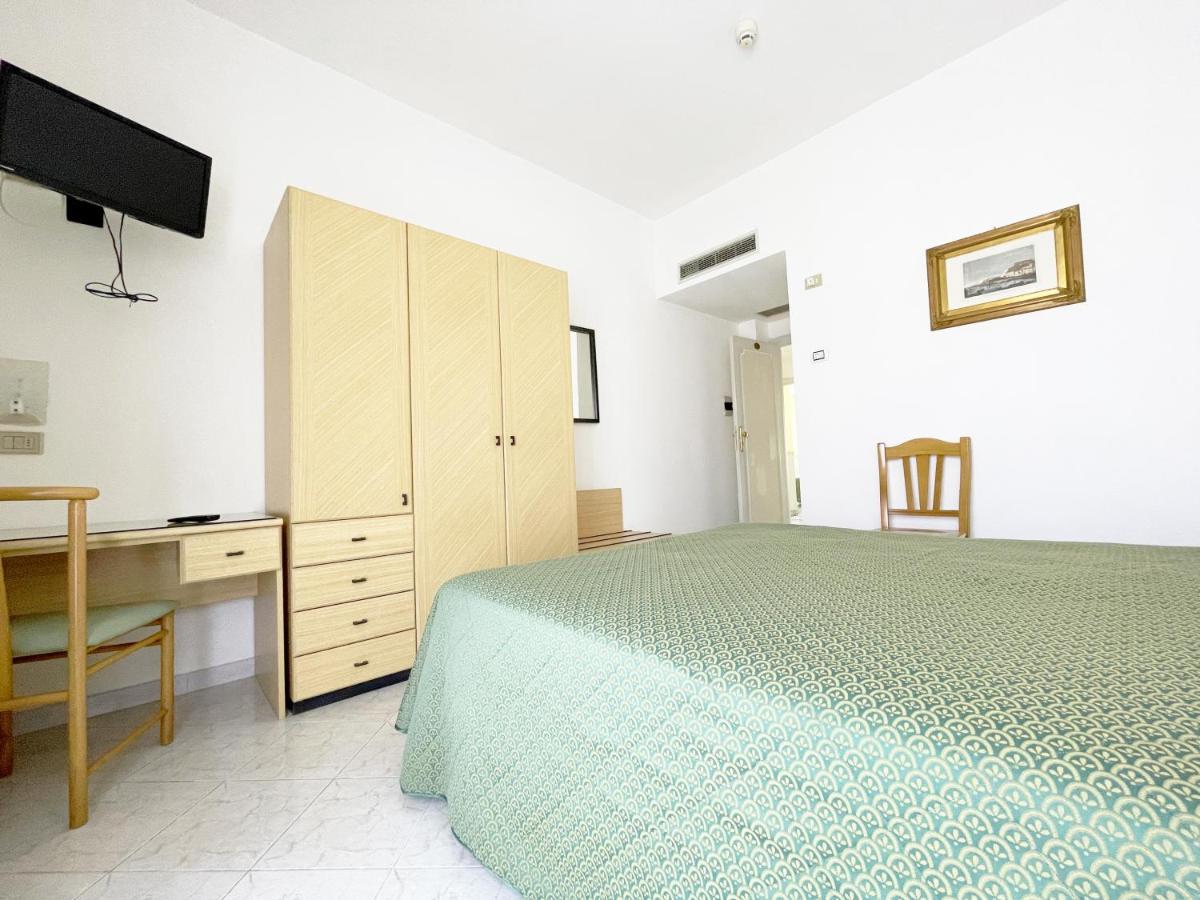 Hotel Reginella Сант-Агата-суй-Дуе-Гольфі Екстер'єр фото