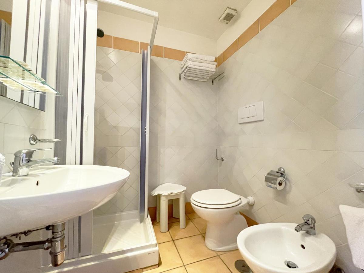 Hotel Reginella Сант-Агата-суй-Дуе-Гольфі Екстер'єр фото