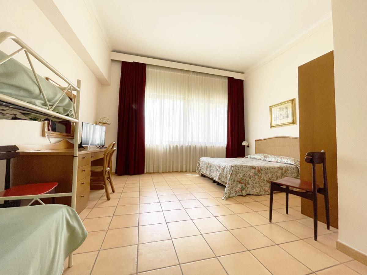 Hotel Reginella Сант-Агата-суй-Дуе-Гольфі Екстер'єр фото