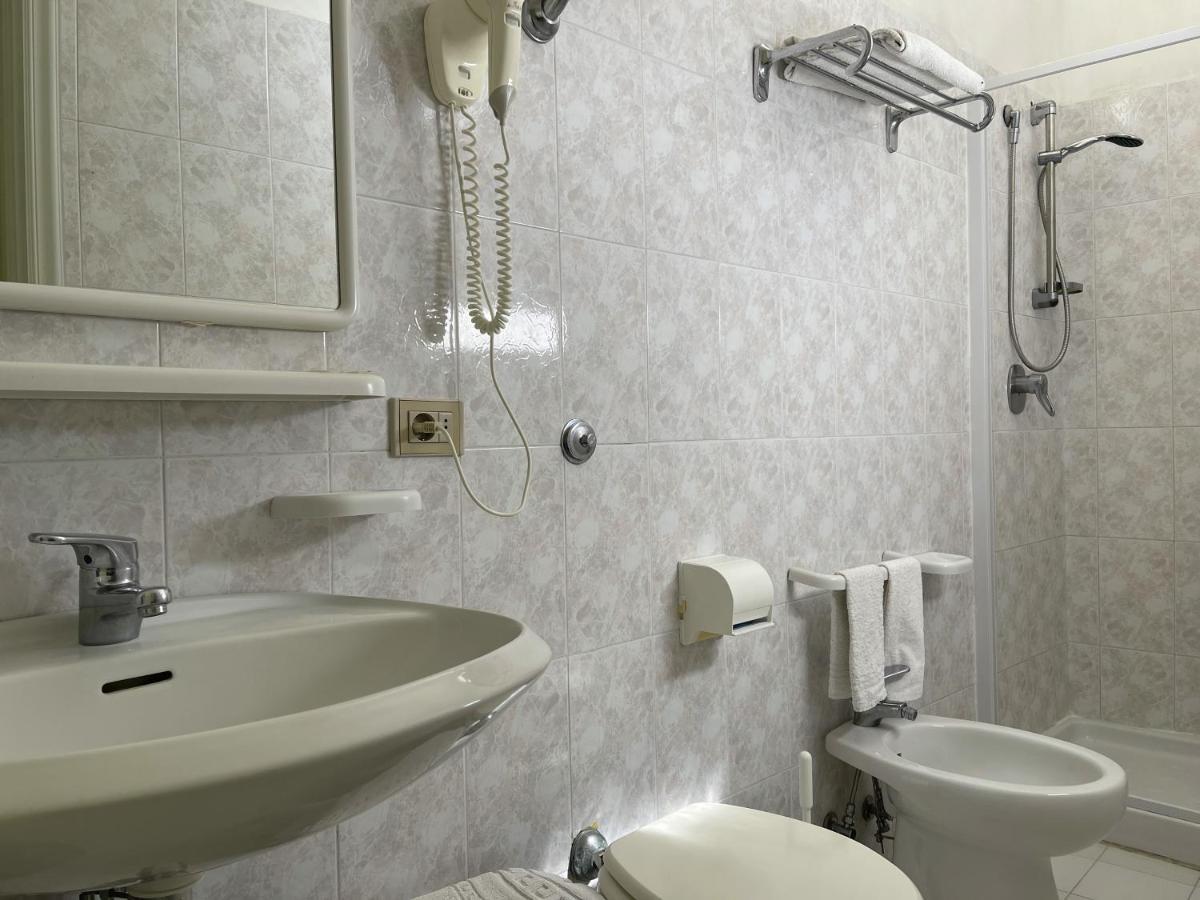 Hotel Reginella Сант-Агата-суй-Дуе-Гольфі Екстер'єр фото