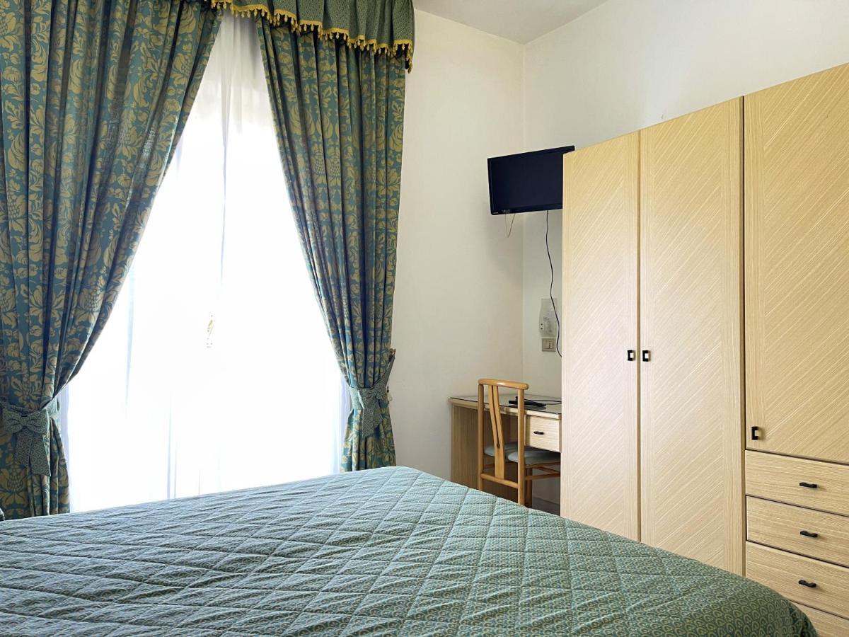 Hotel Reginella Сант-Агата-суй-Дуе-Гольфі Екстер'єр фото