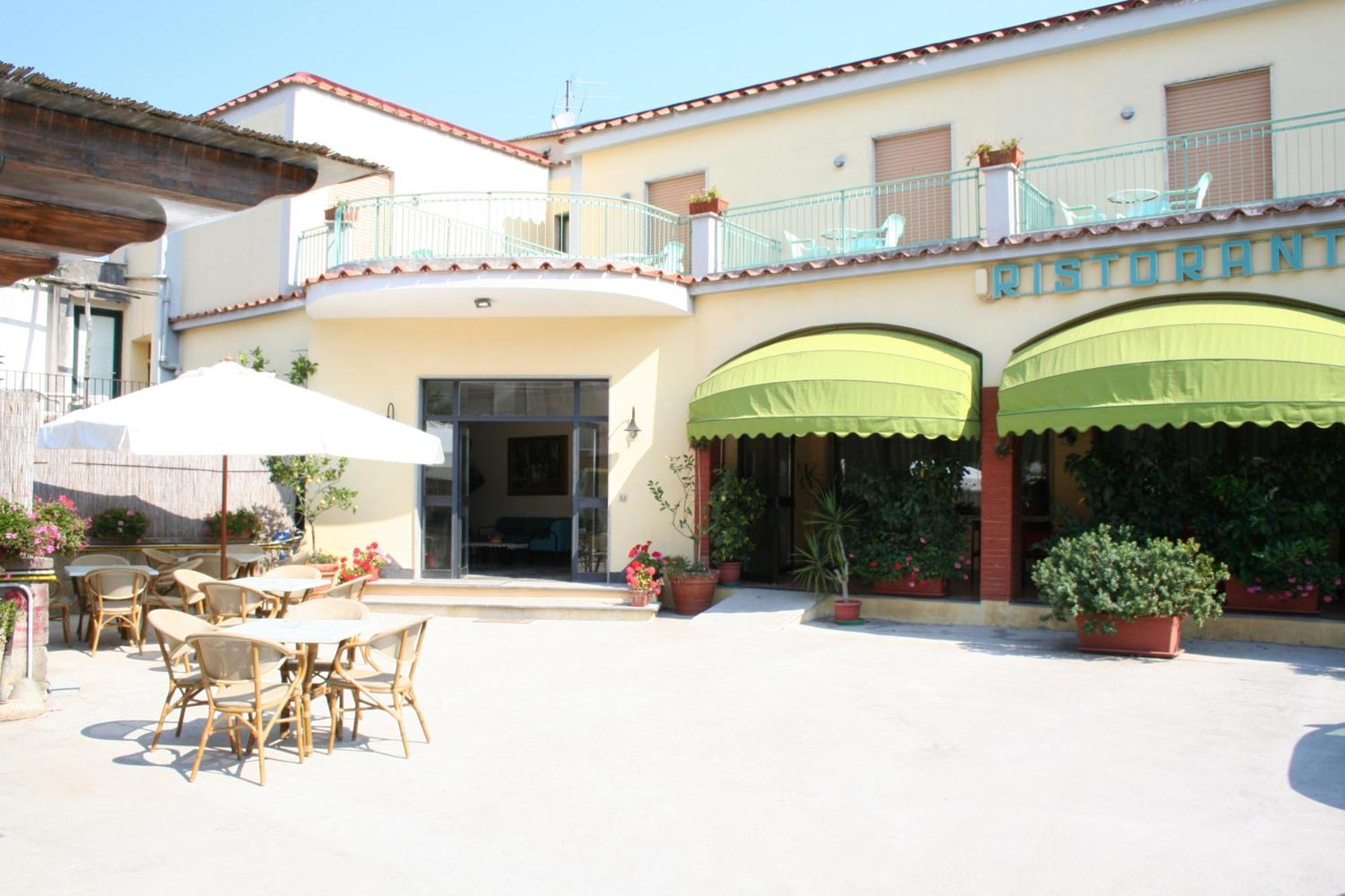 Hotel Reginella Сант-Агата-суй-Дуе-Гольфі Екстер'єр фото