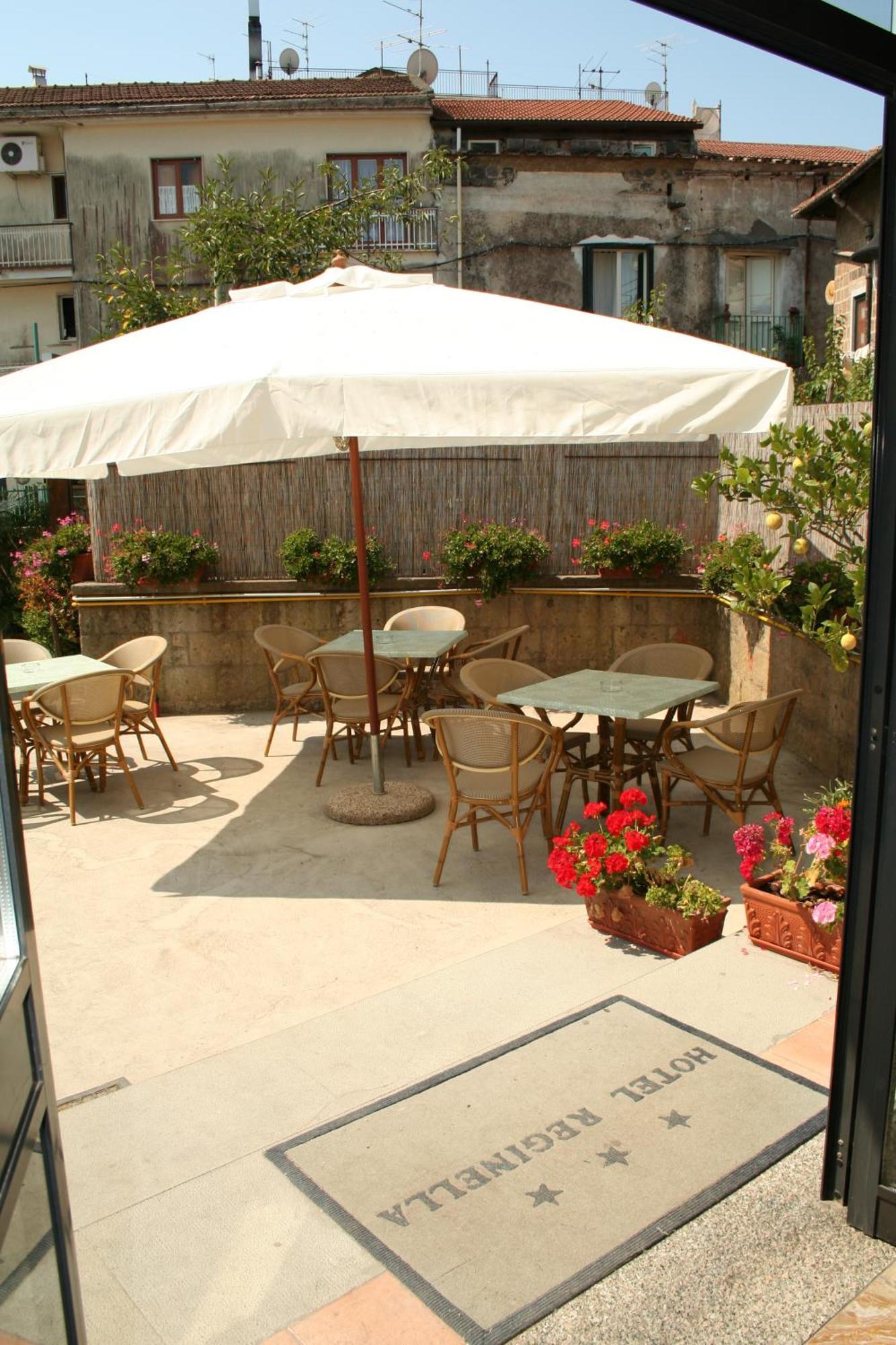 Hotel Reginella Сант-Агата-суй-Дуе-Гольфі Екстер'єр фото