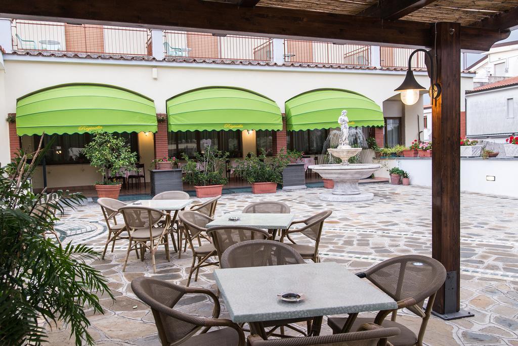 Hotel Reginella Сант-Агата-суй-Дуе-Гольфі Екстер'єр фото